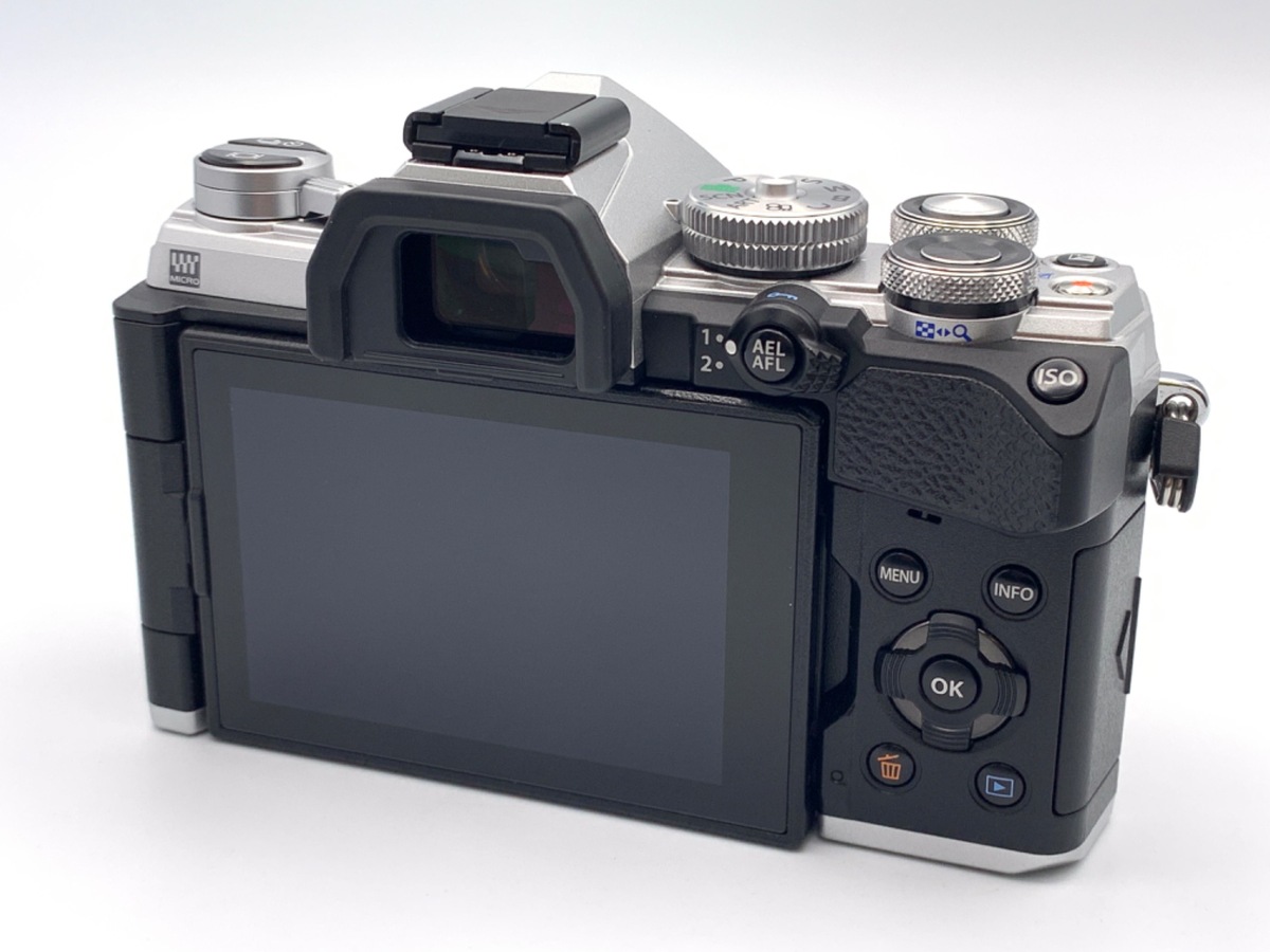 【中古】オリンパス OM-D E-M5 MarkIII ボディ シルバー