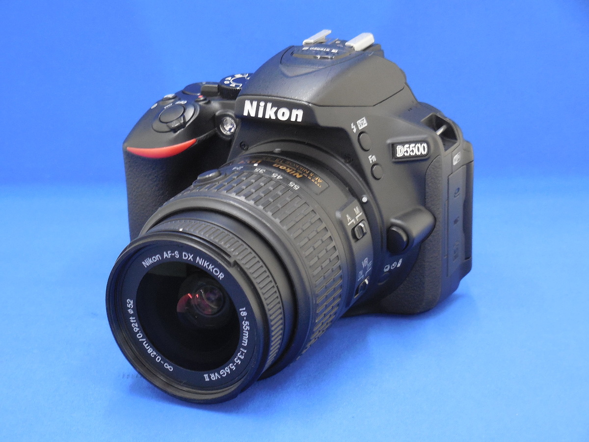 Nikon D5500 レンズキット★本格一眼レフ 希少なレッドカラー★