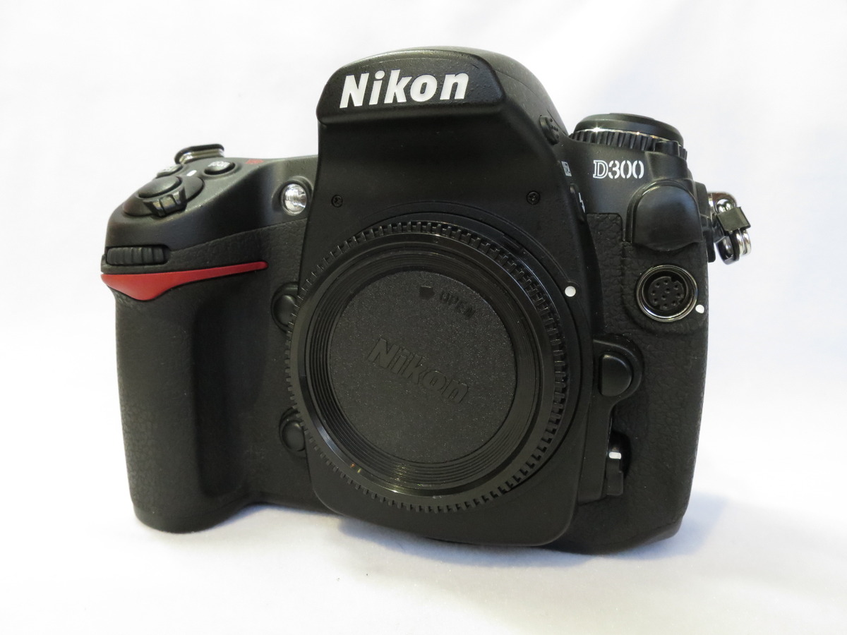 AZUREニコン Nikon D300 ボディ 《 オールドデジタルの銘機 》