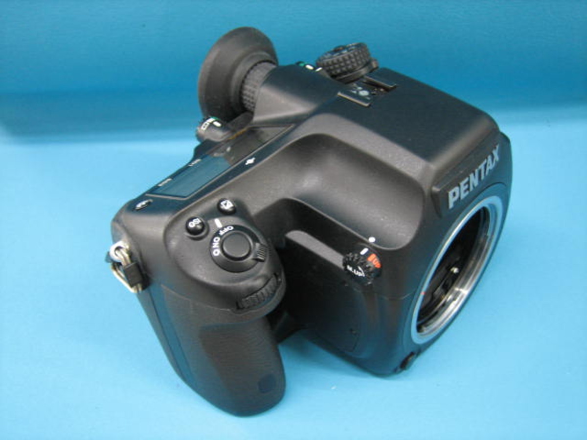 【中古】ペンタックス 645D