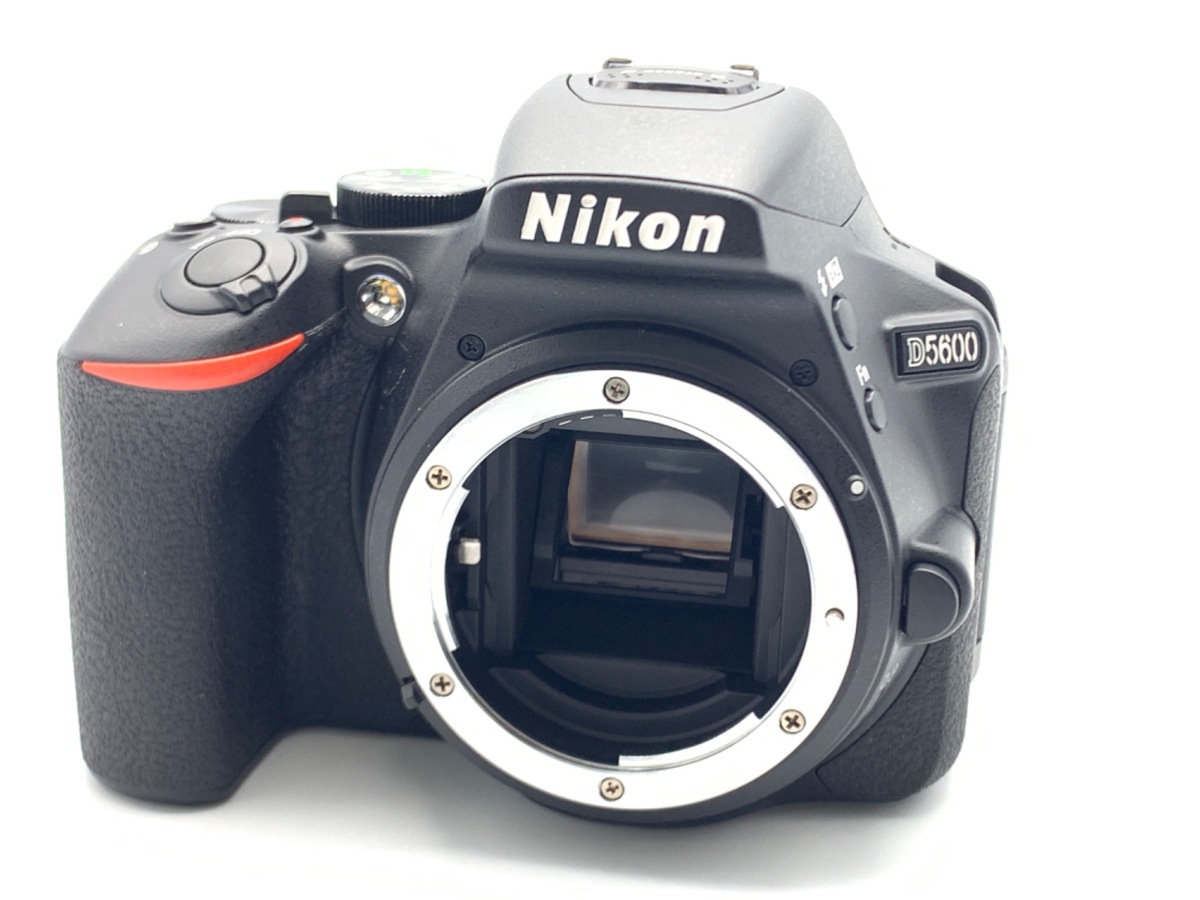 新品 Nikon D5600 ボディ 付属品 日本国内正規品