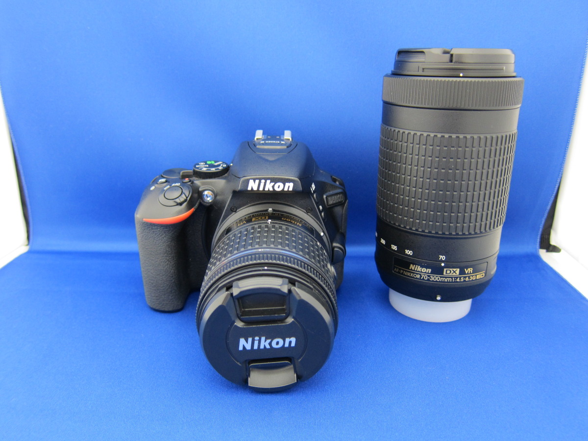 ニコン　D5600 ダブルズームキット　Nikon