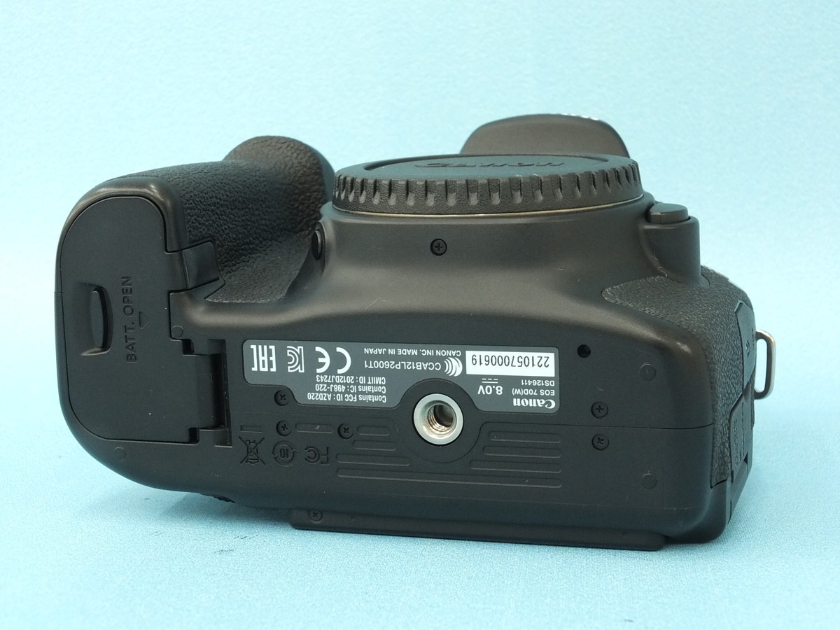 ☆ Wi-Fi/ショット数5834 Canon EOS 70D ボディ キャノン カメラ