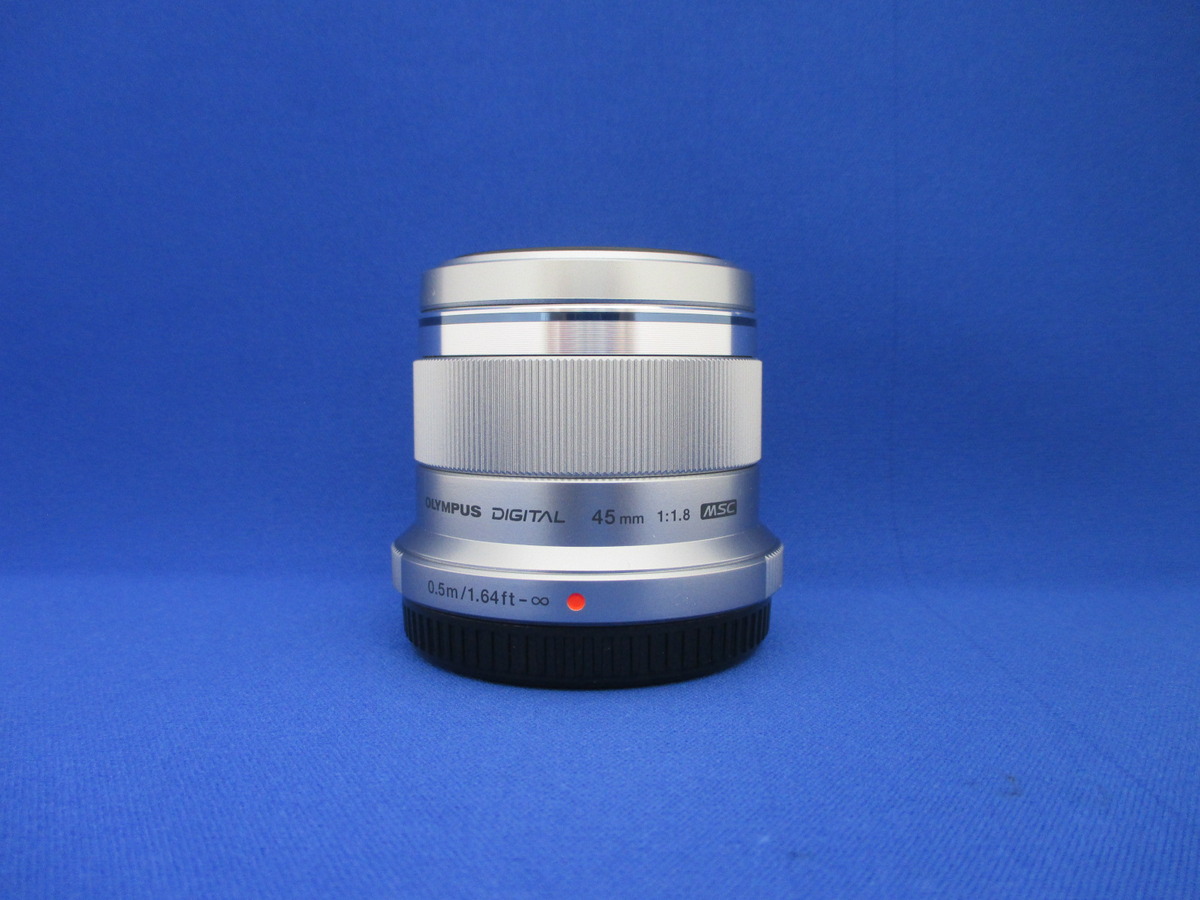 OLYMPUS M.ZUIKO DIGITAL 45mm F1.8 シルバーOLYMPUS - レンズ(単焦点)