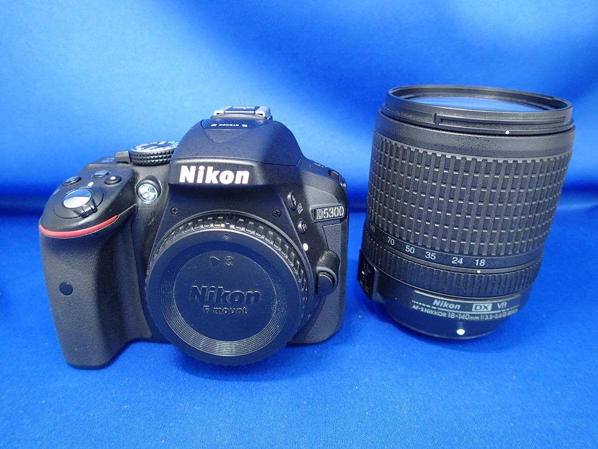 Nikon D5300 AF-S 18-140mmレンズキット + カメラバッグ