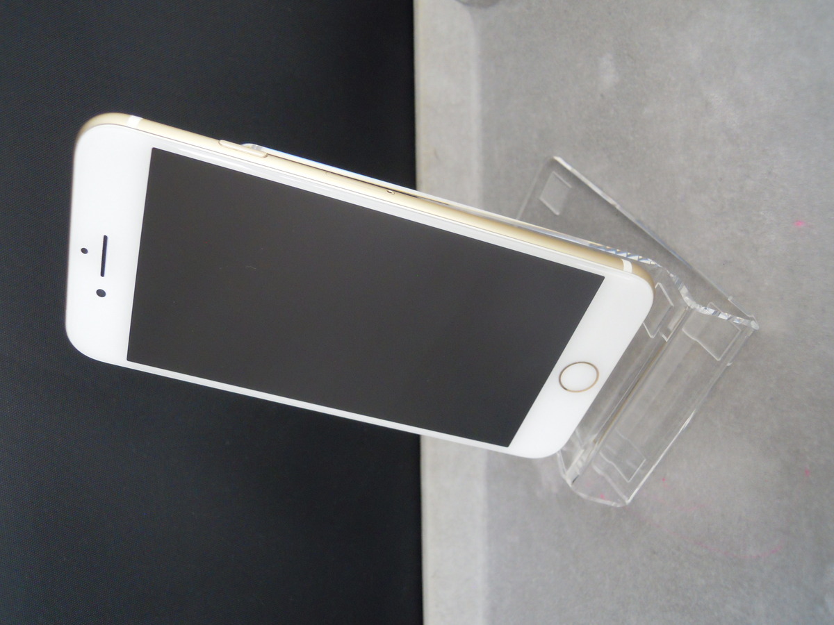 Apple iPhone 7 128GB Gold SIMフリー