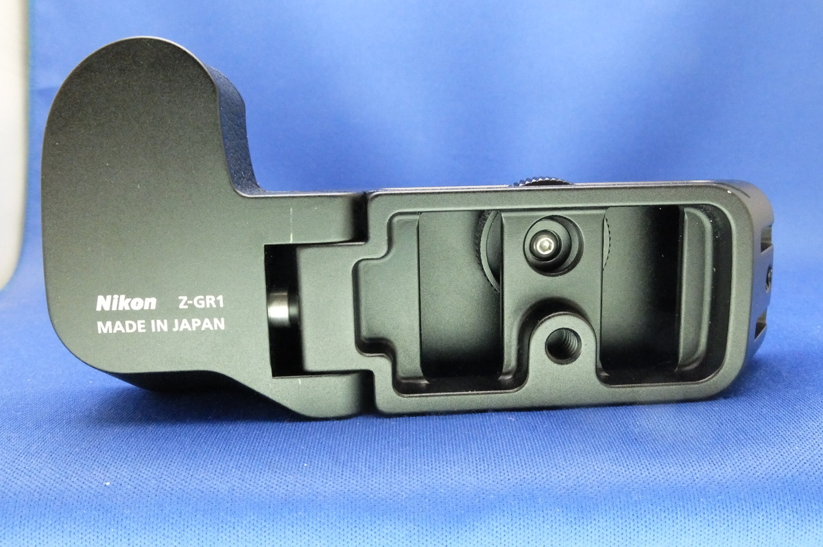 Z-GR1 Z用エクステンショングリップ・Z-VP1 Z用縦位置ブラケット