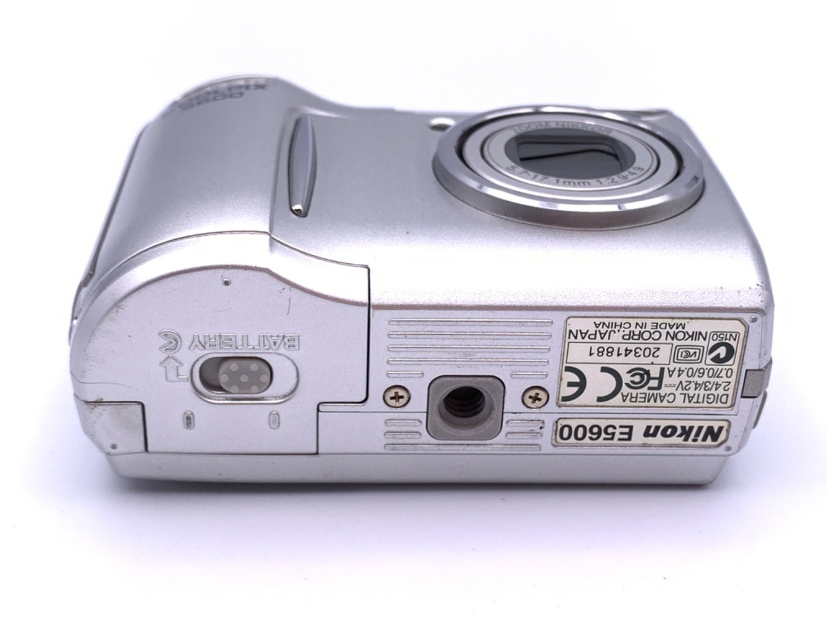 中古】ニコン（Nikon）COOLPIX 5600 シルバー【500万画素