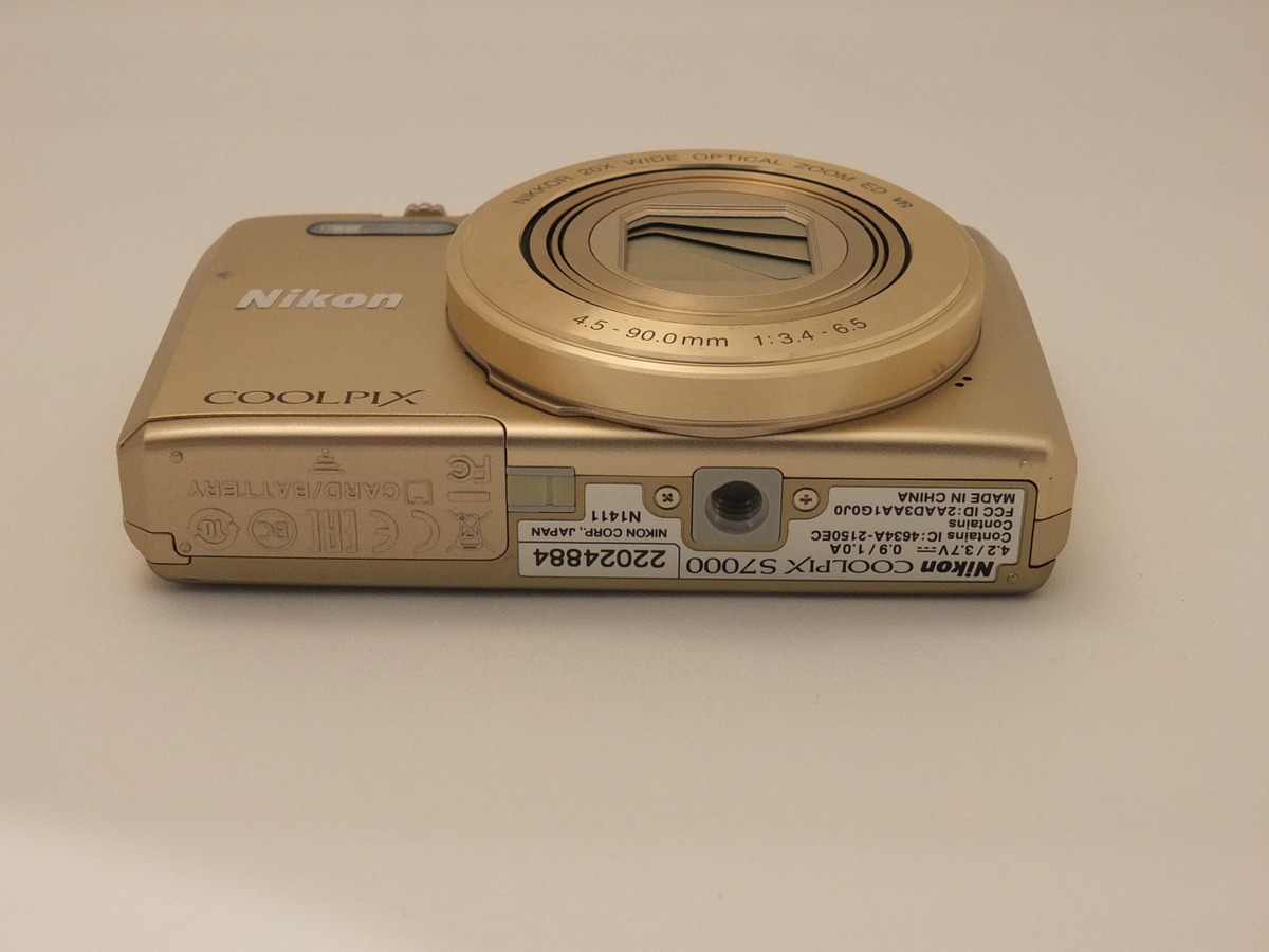Nikon COOLPIX S7000 ゴールド