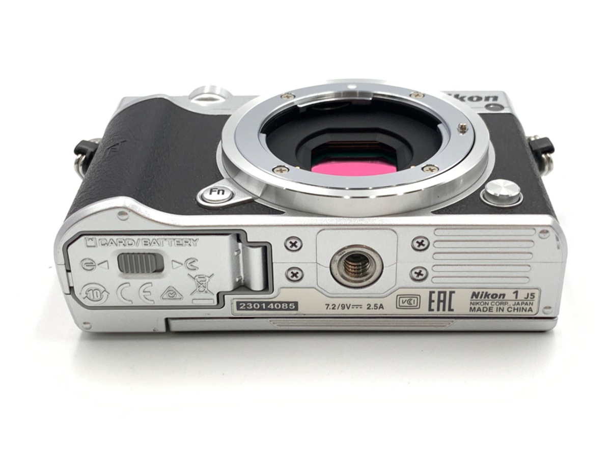 中古：B(並品)】ニコン Nikon1 J5 ボディ シルバー | 2448500012846