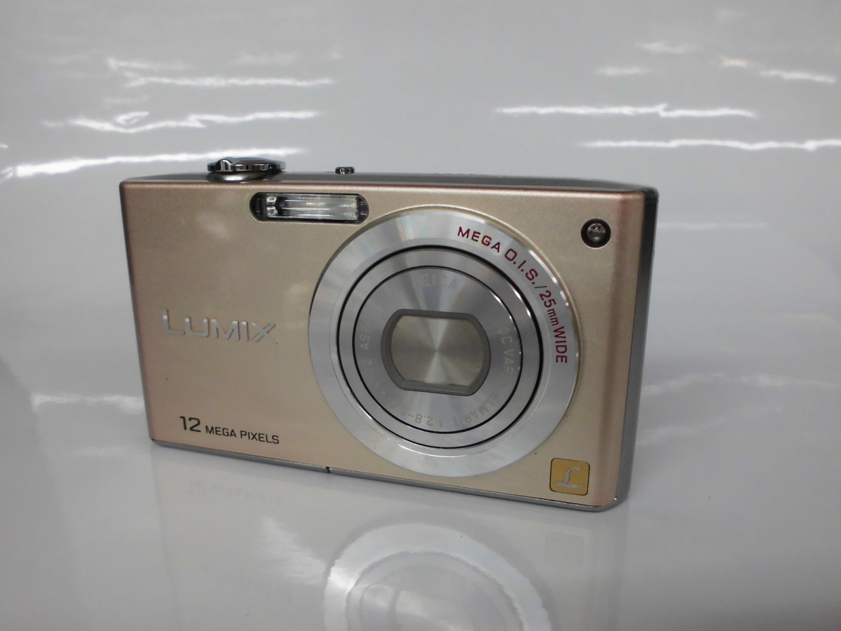 【正規品直輸入】 中古：B(並品)】パナソニック グロスゴールド DMC-FX40-N LUMIX デジタルカメラ